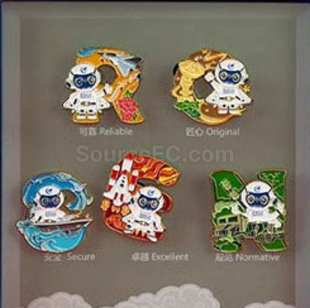 禮品訂造公司週年慶異型數字拼圖徽章紀念品