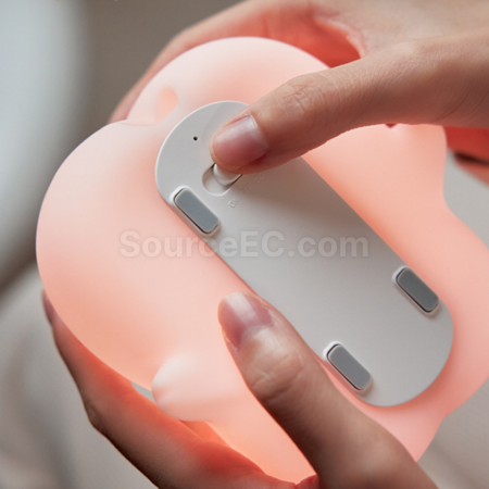 禮品訂造趴趴豬拍拍燈紀念品