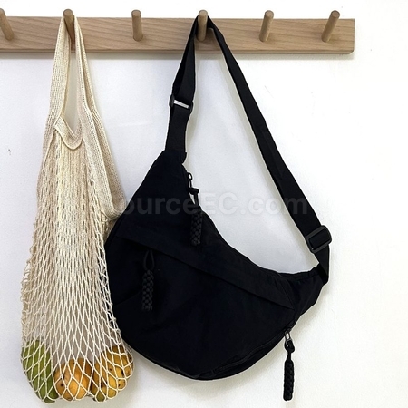 禮品訂造尼龍布斜挎餃子包紀念品