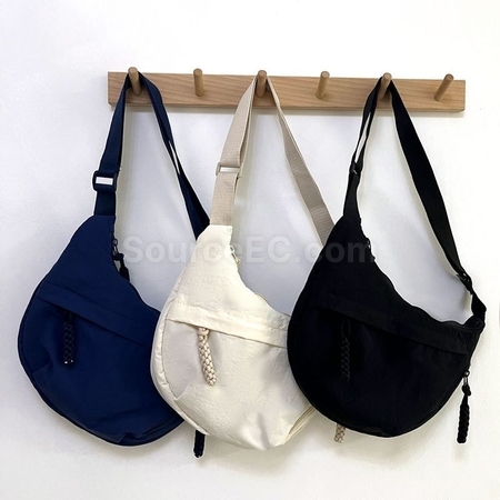 禮品訂造尼龍布斜挎餃子包紀念品